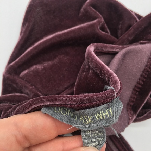 Don’t Ask why AEO crushed velvet crop halter top - Picture 8 of 10